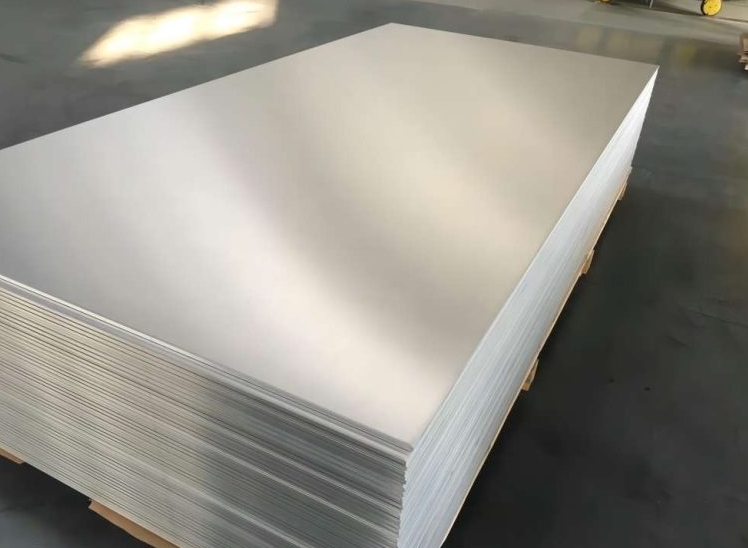 La distinción entre chapa de aluminio laminada en caliente y laminada en frío